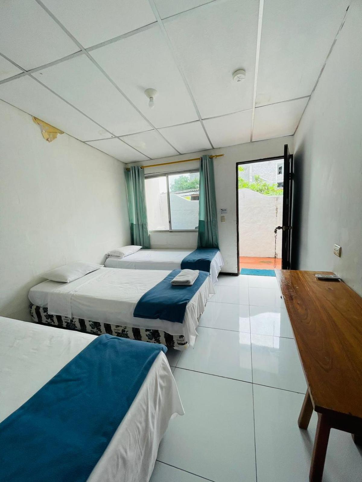 Hostal Darwin Пуэрто-Айора Экстерьер фото