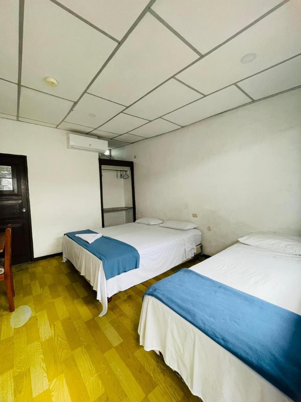Hostal Darwin Пуэрто-Айора Экстерьер фото