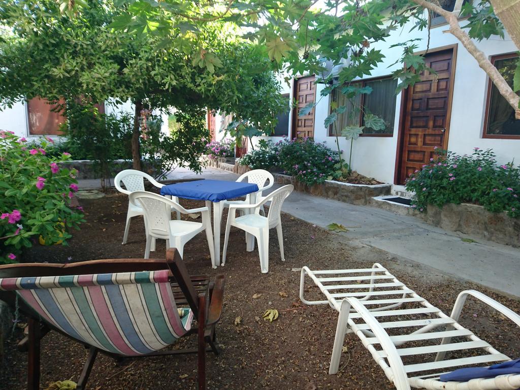 Hostal Darwin Пуэрто-Айора Экстерьер фото